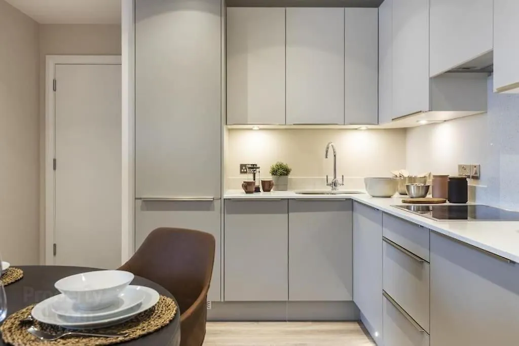 Central, Luxury & City Views Belfast Apartment